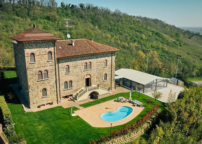 Tenuta Il Poggio - Luxury 4* Felegara