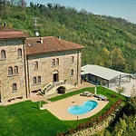 Tenuta Il Poggio - Luxury 4* Felegara