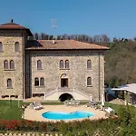 Tenuta Il Poggio - Luxury 4* Felegara