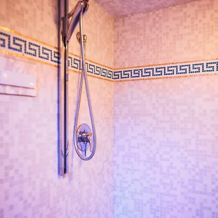 Tenuta Il Poggio - Luxury 4* Felegara