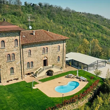 Tenuta Il Poggio - Luxury 4* Felegara