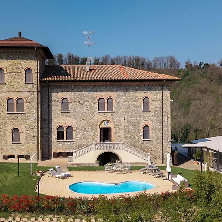 Tenuta Il Poggio - Luxury 4* Felegara